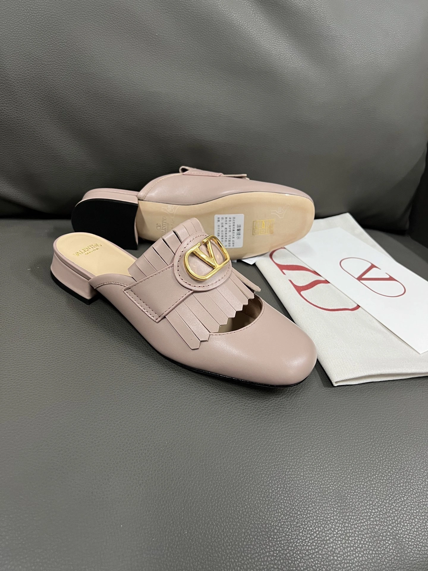 COCO-- V1859ti9o 6W2S0LP8DSHW34 Heel height： 2.5CM Calfskin item:E-X194D4042